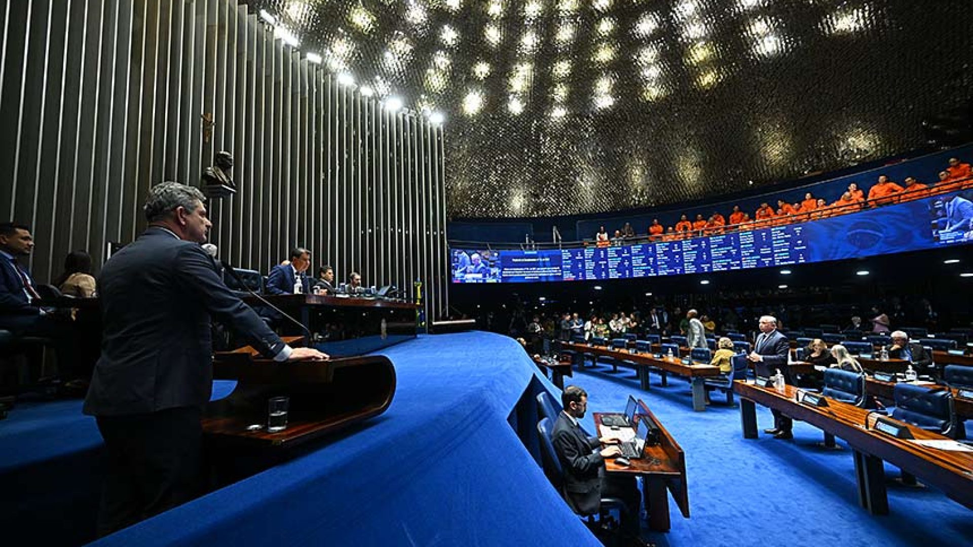 Projeto que pune divulgação de imagens de vítimas de crimes e acidentes volta à Câmara — Senado Notícias