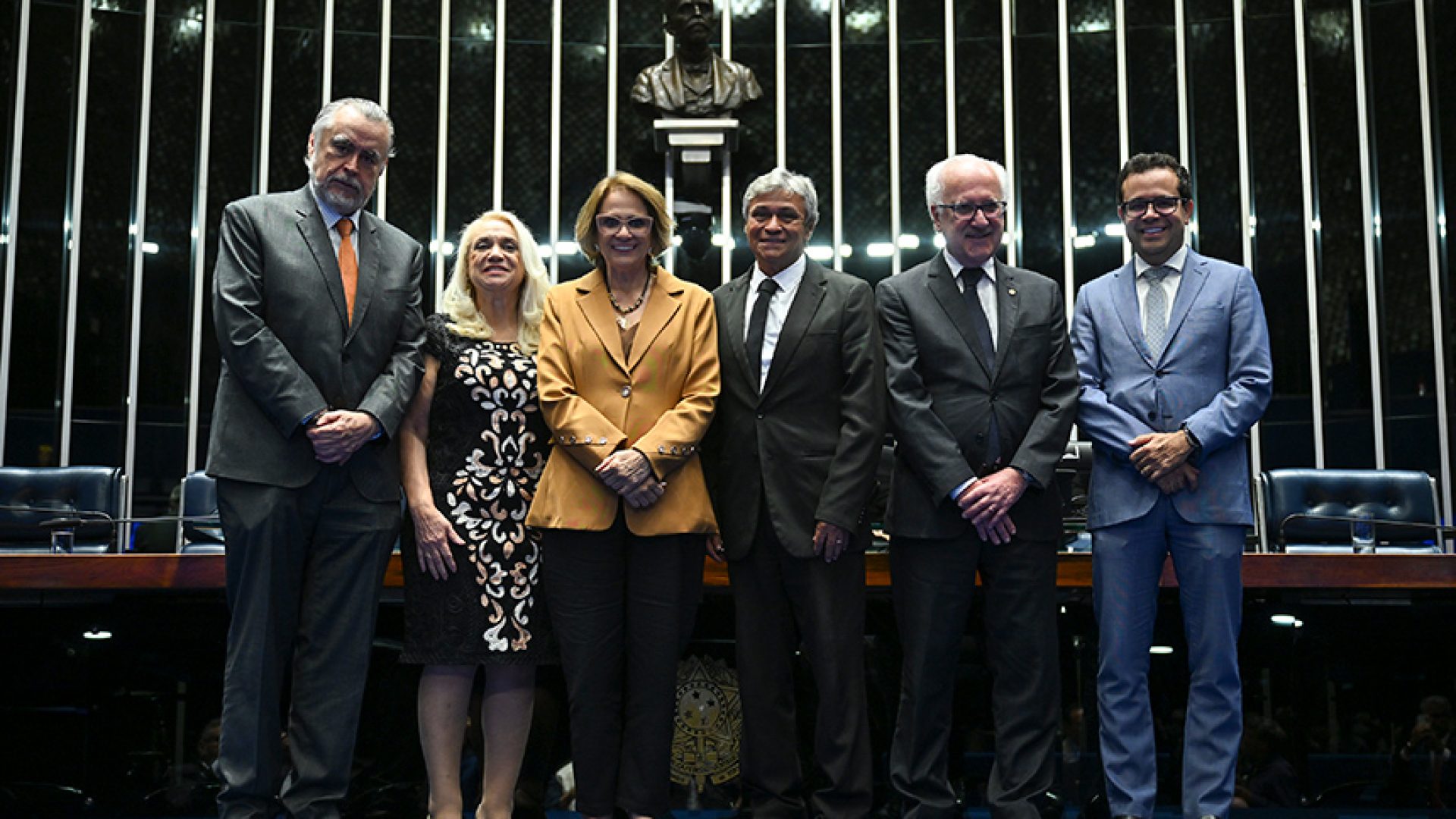 Sessão especial destaca importância da imprensa na promoção do turismo — Senado Notícias