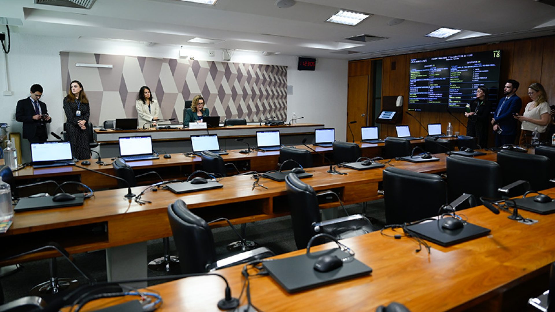 Painel eletrônico de votação.