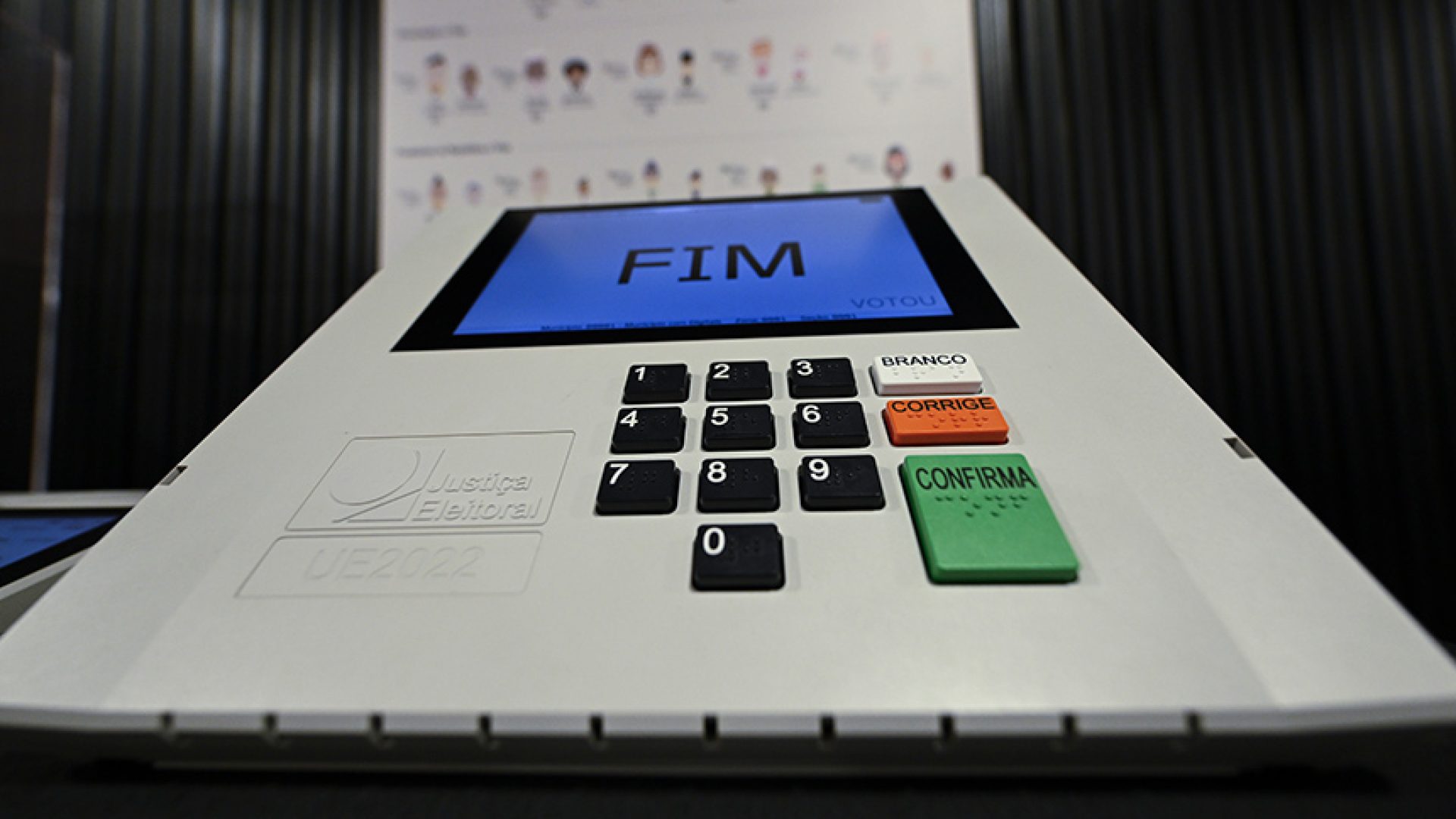 Urna eletronica e modelo 2022 e atual.