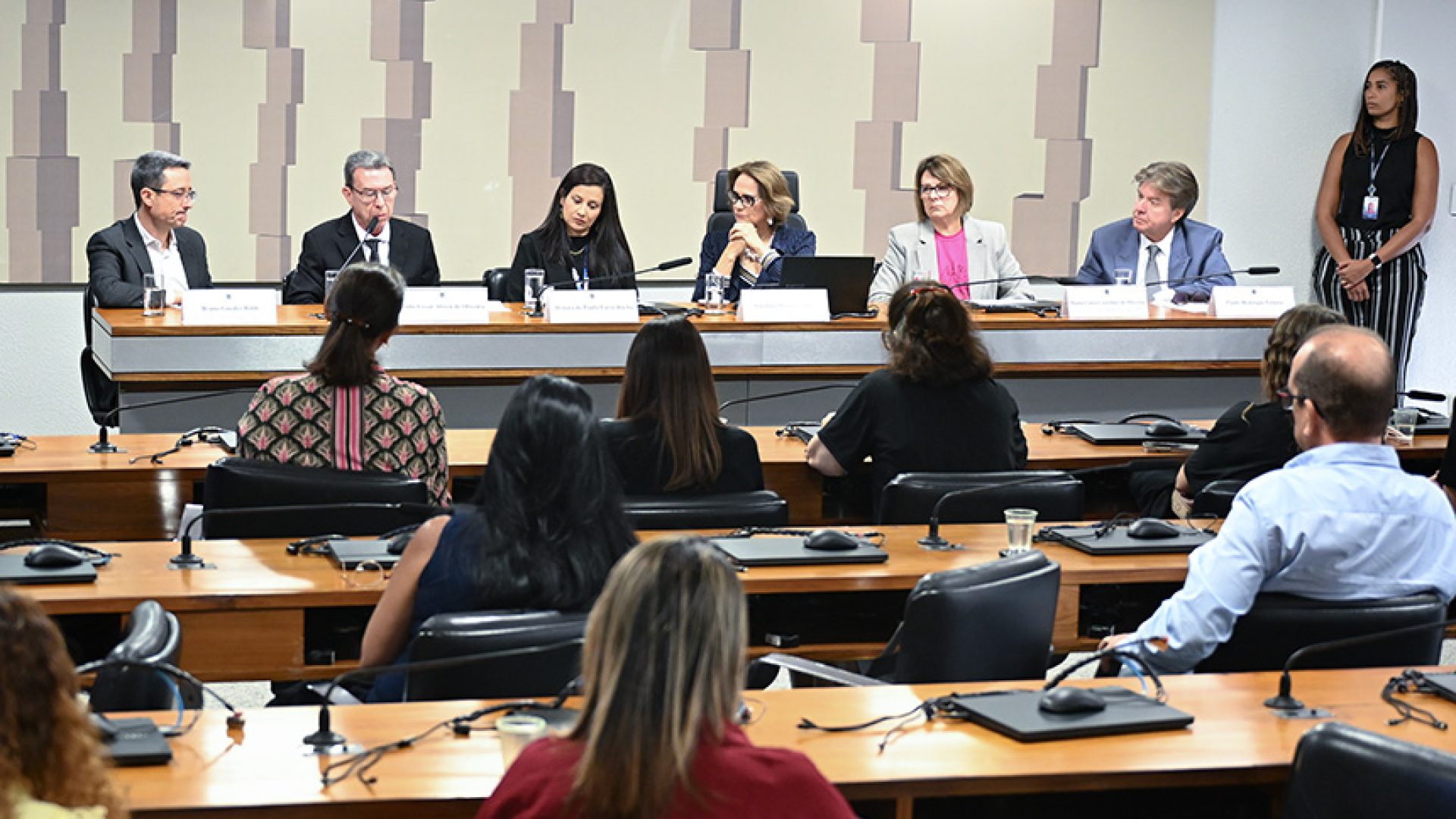 Debate aponta dificuldades em diagnóstico e tratamento para doença pulmonar rara — Senado Notícias