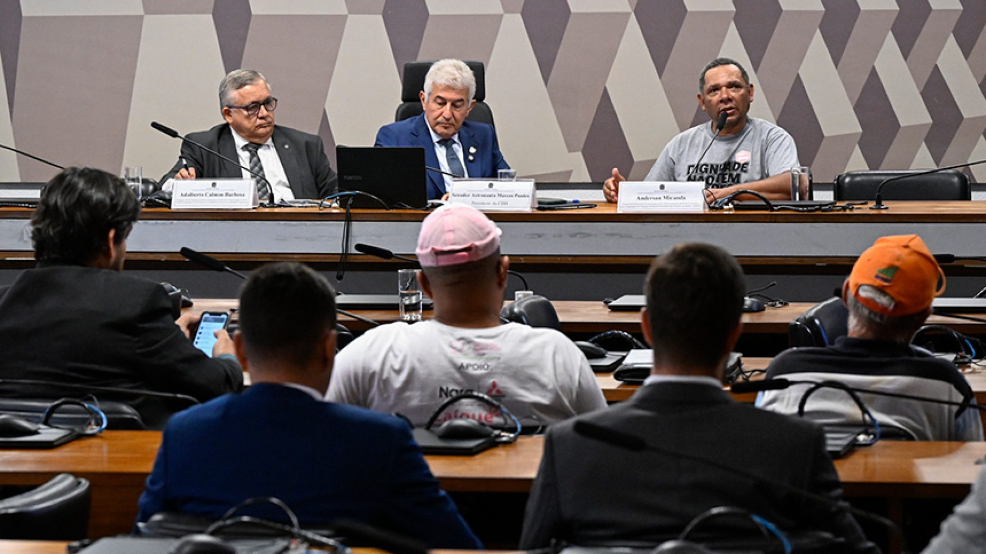 Debatedores na CDH pedem articulação para auxiliar pessoas em situação de rua — Senado Notícias