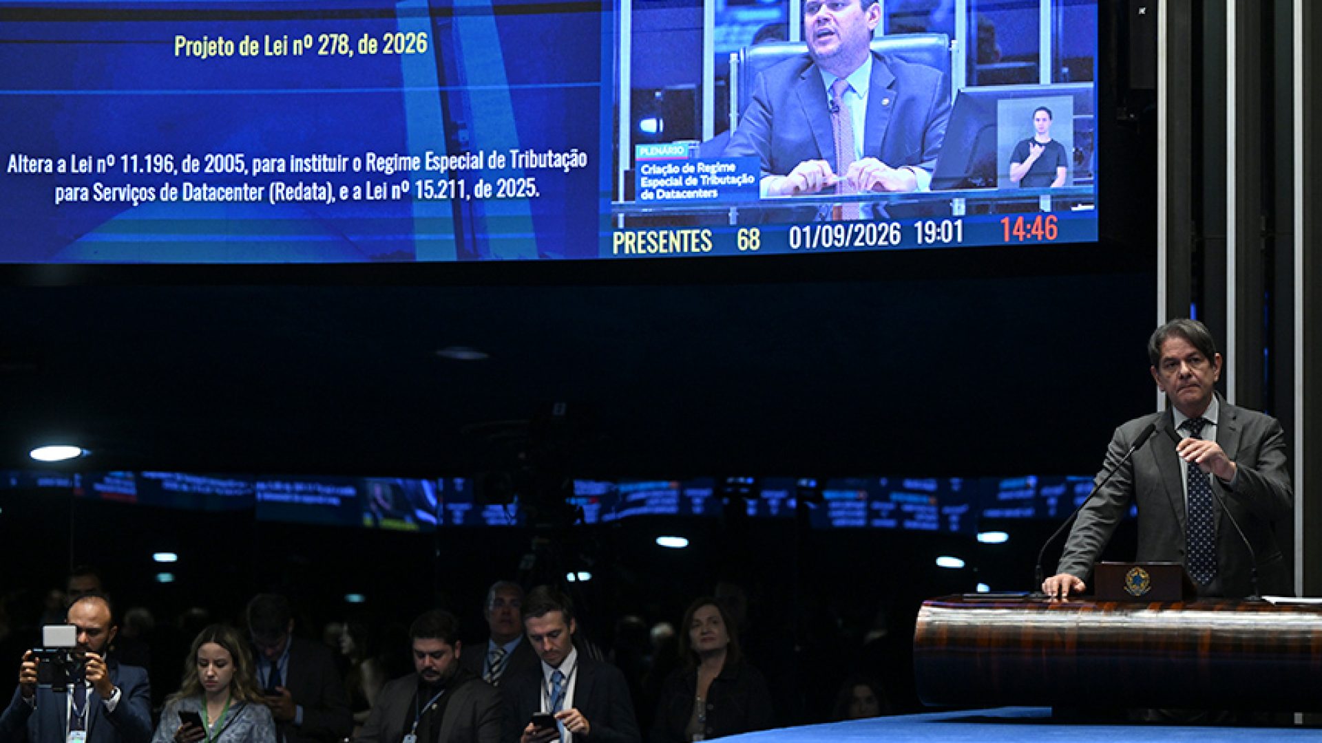 Em discurso, à tribuna, senador Cid Gomes (PSB-CE).