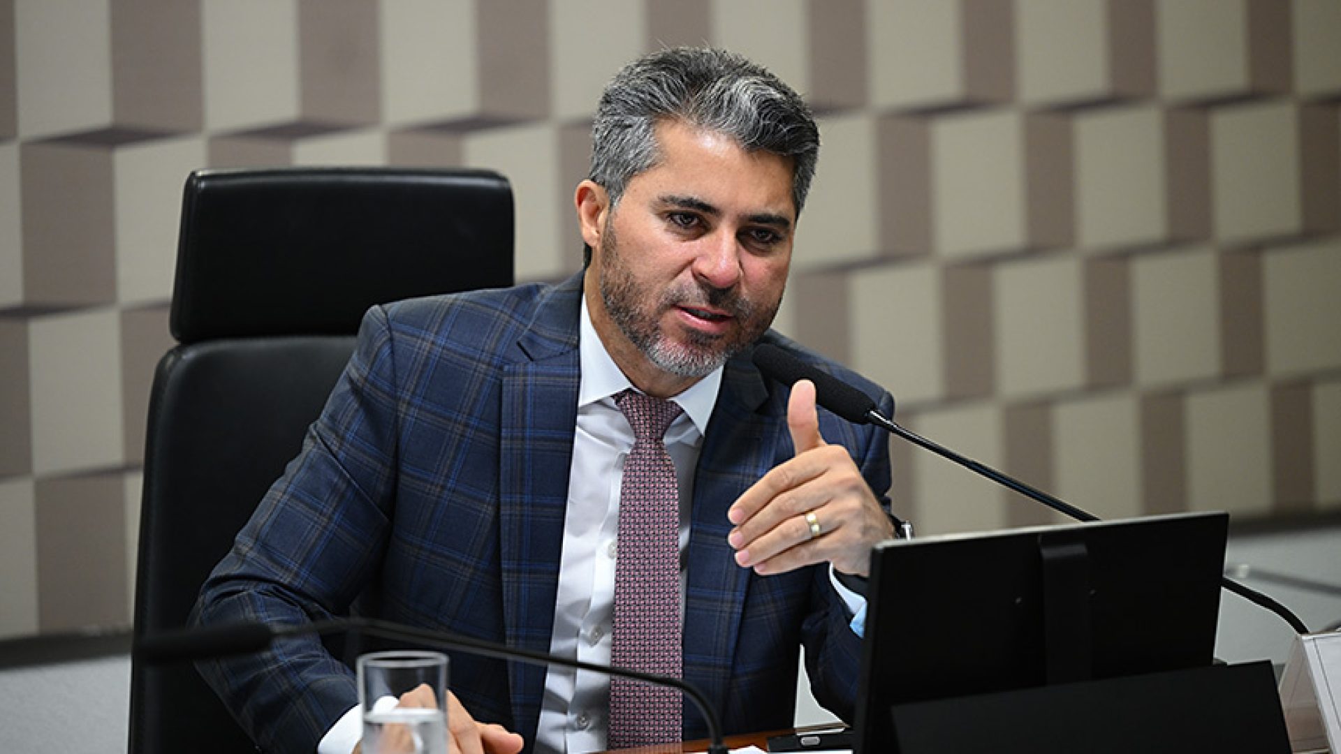 Avança acesso de notas fiscais pela ANP para conter fraudes — Senado Notícias