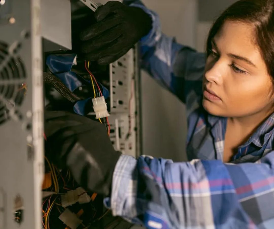 Curso online de Instalador e Reparador de Redes de Computadores, com 200h, abre vagas gratuitas e oferece certificado
