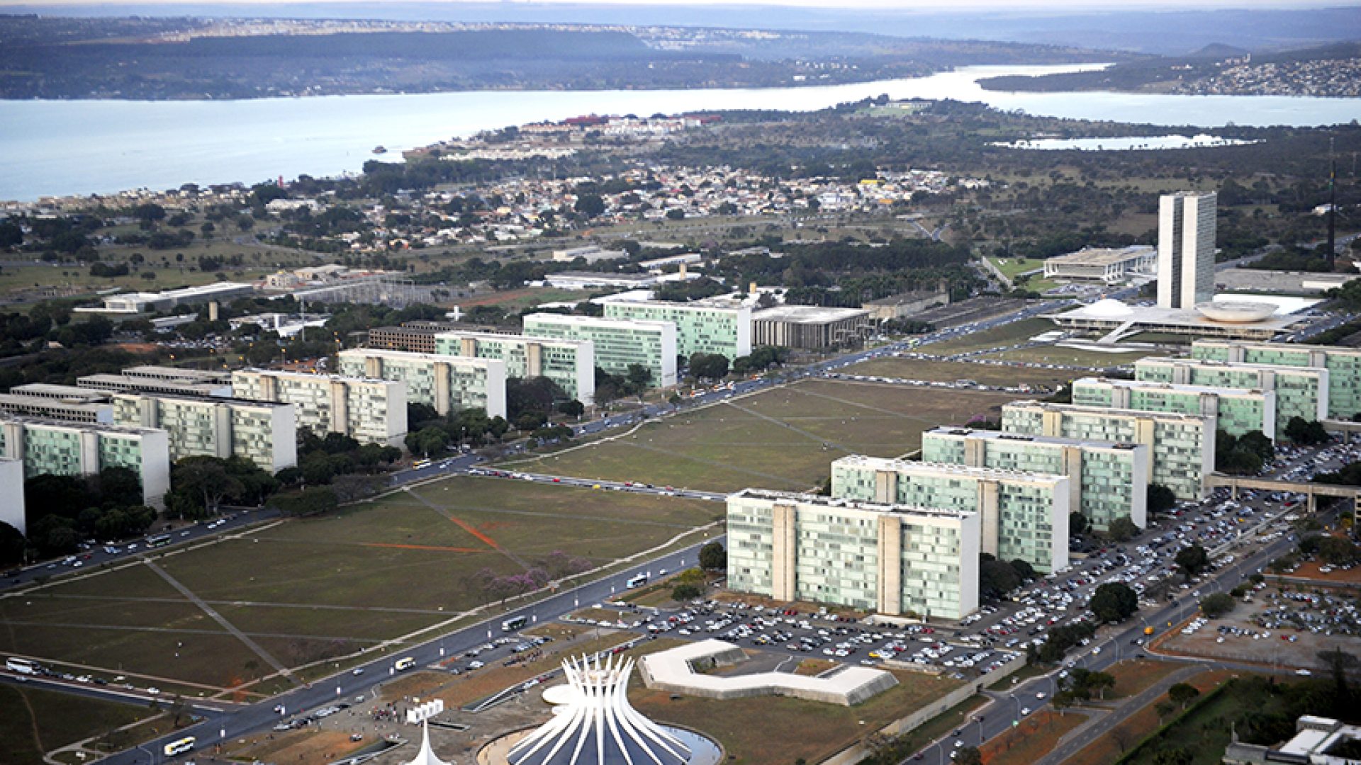 Proposta orçamentária prevê preenchimento de 53.530 vagas no setor público — Senado Notícias