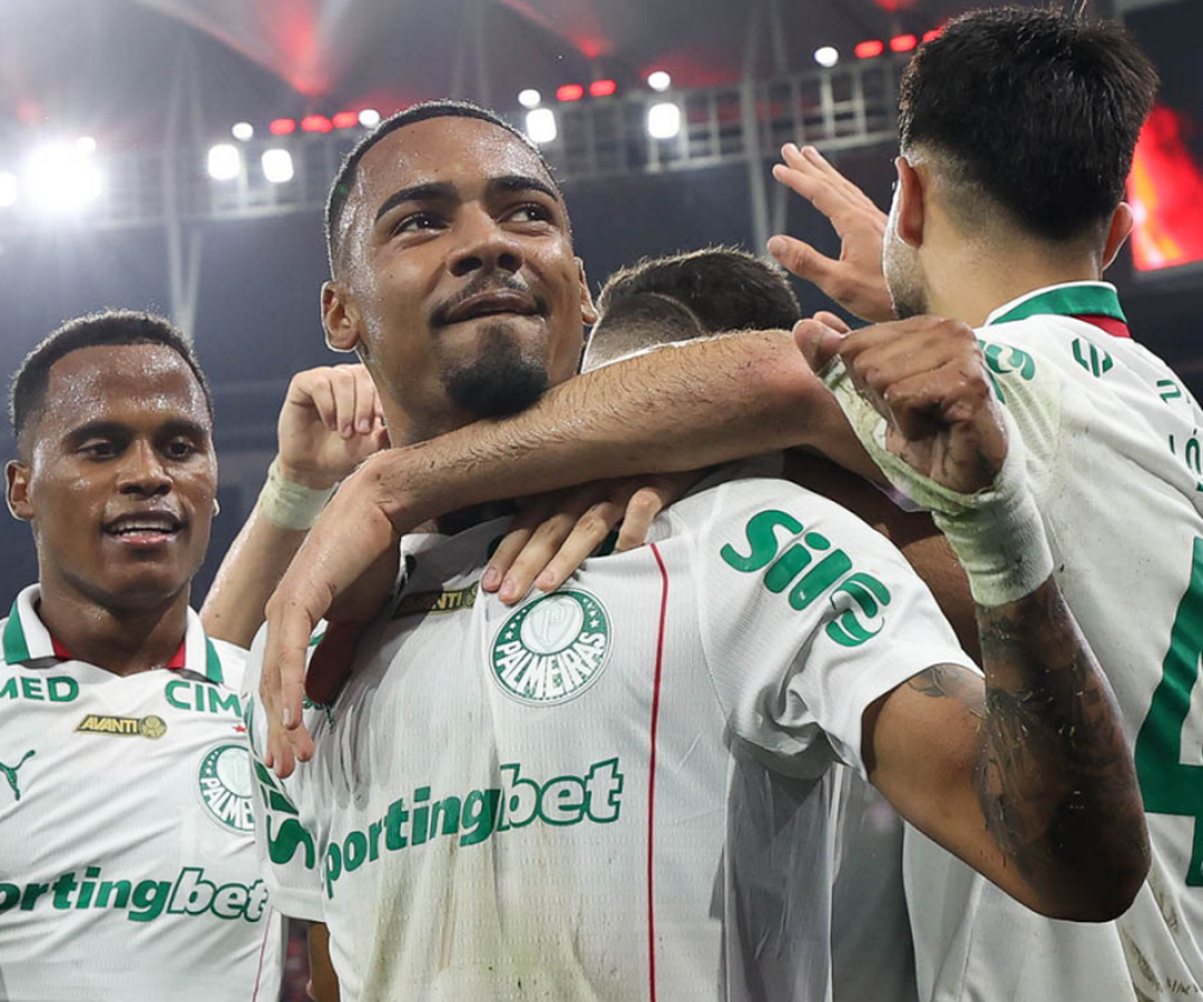Palmeiras derrota Fla e amplia vantagem na liderança do Brasileiro