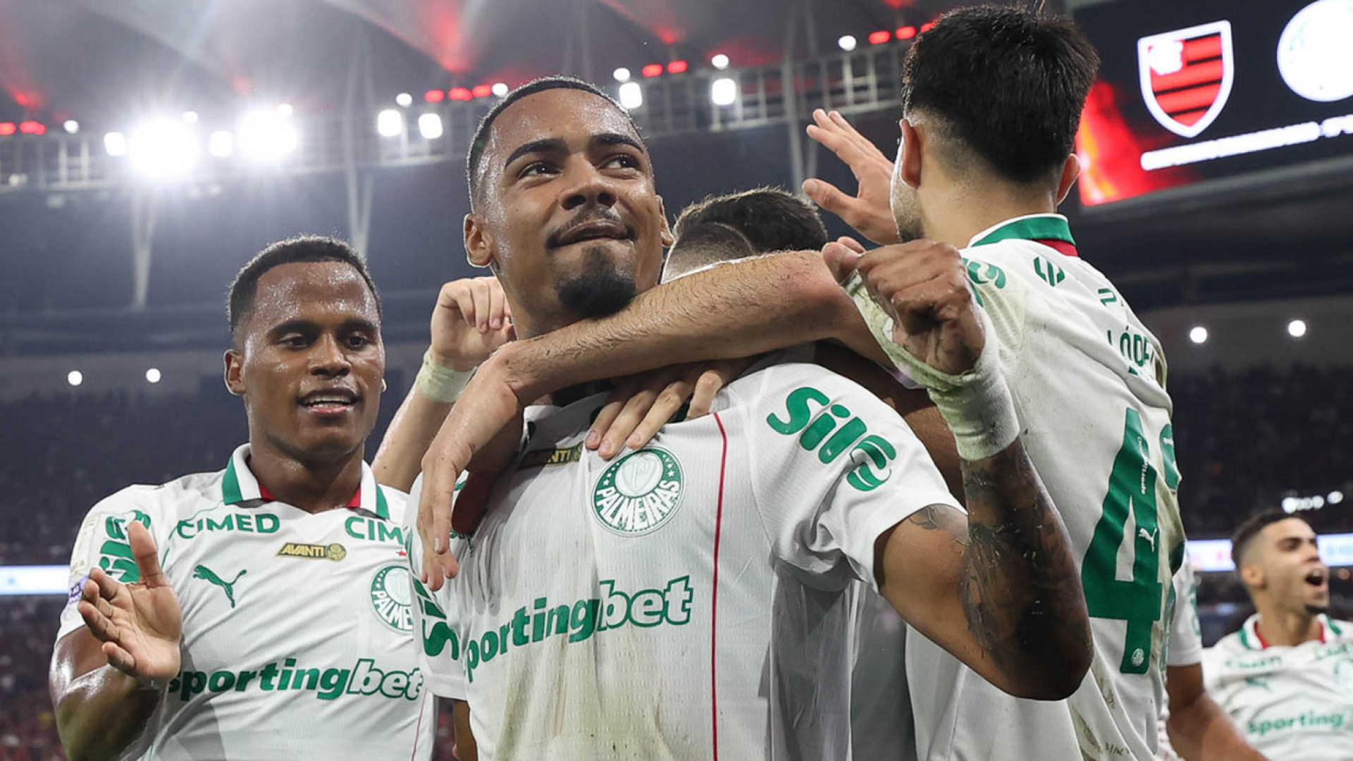 Palmeiras derrota Fla e amplia vantagem na liderança do Brasileiro