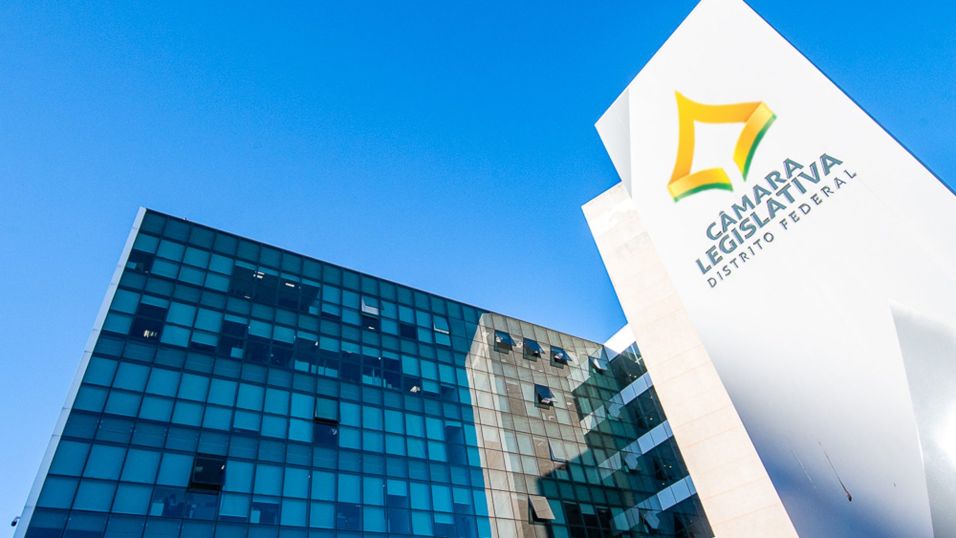 CLDF aprova aumentos para servidores do Legislativo local