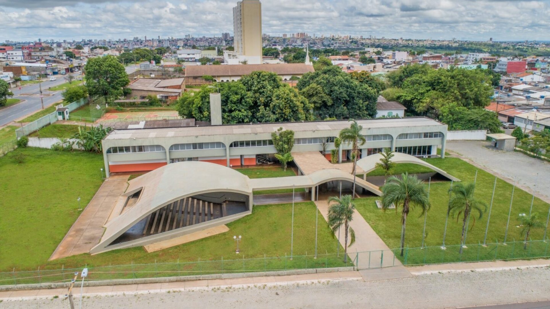 Ceilândia celebra 55 anos com corte de bolo e desfile cívico