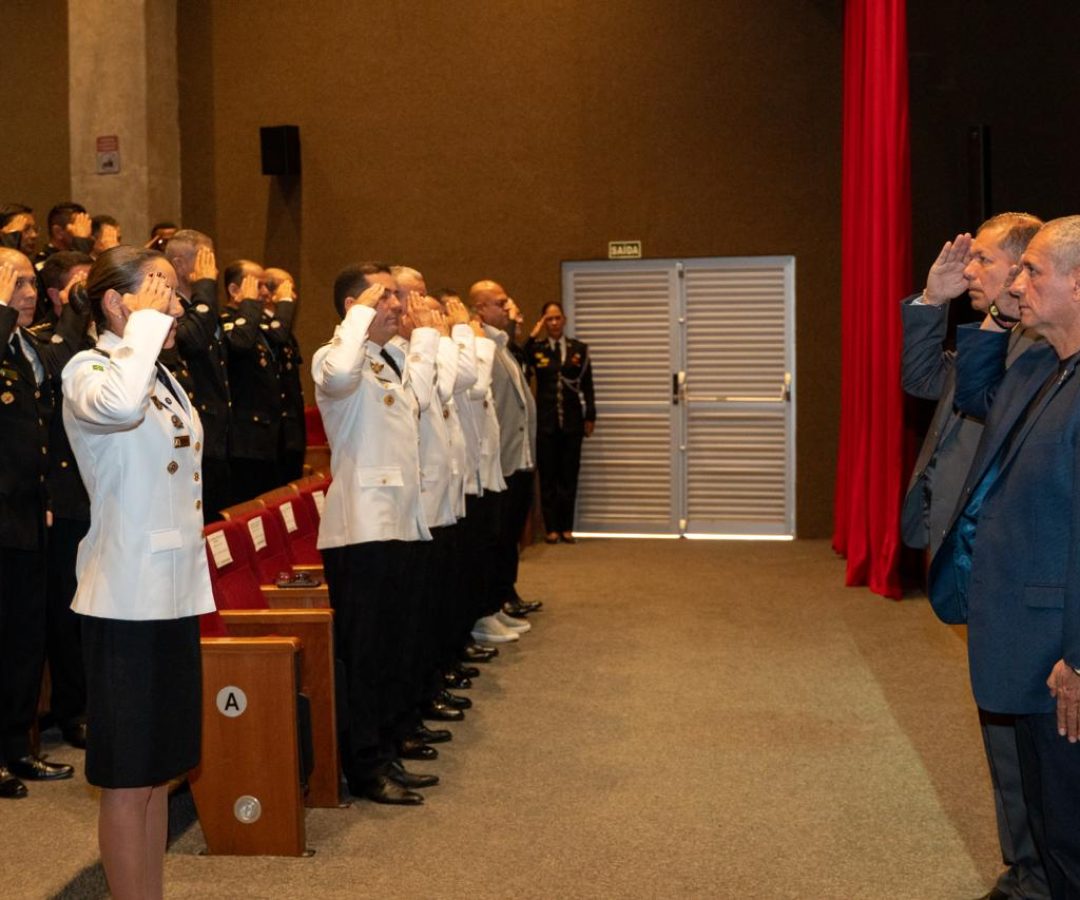 Medalha Cruz e Sangue homenageia policiais militares