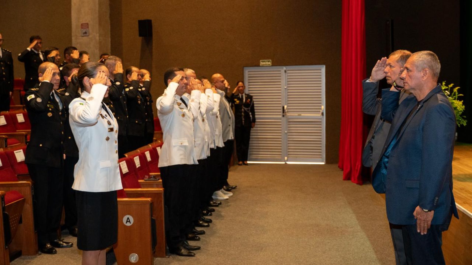 Medalha Cruz e Sangue homenageia policiais militares