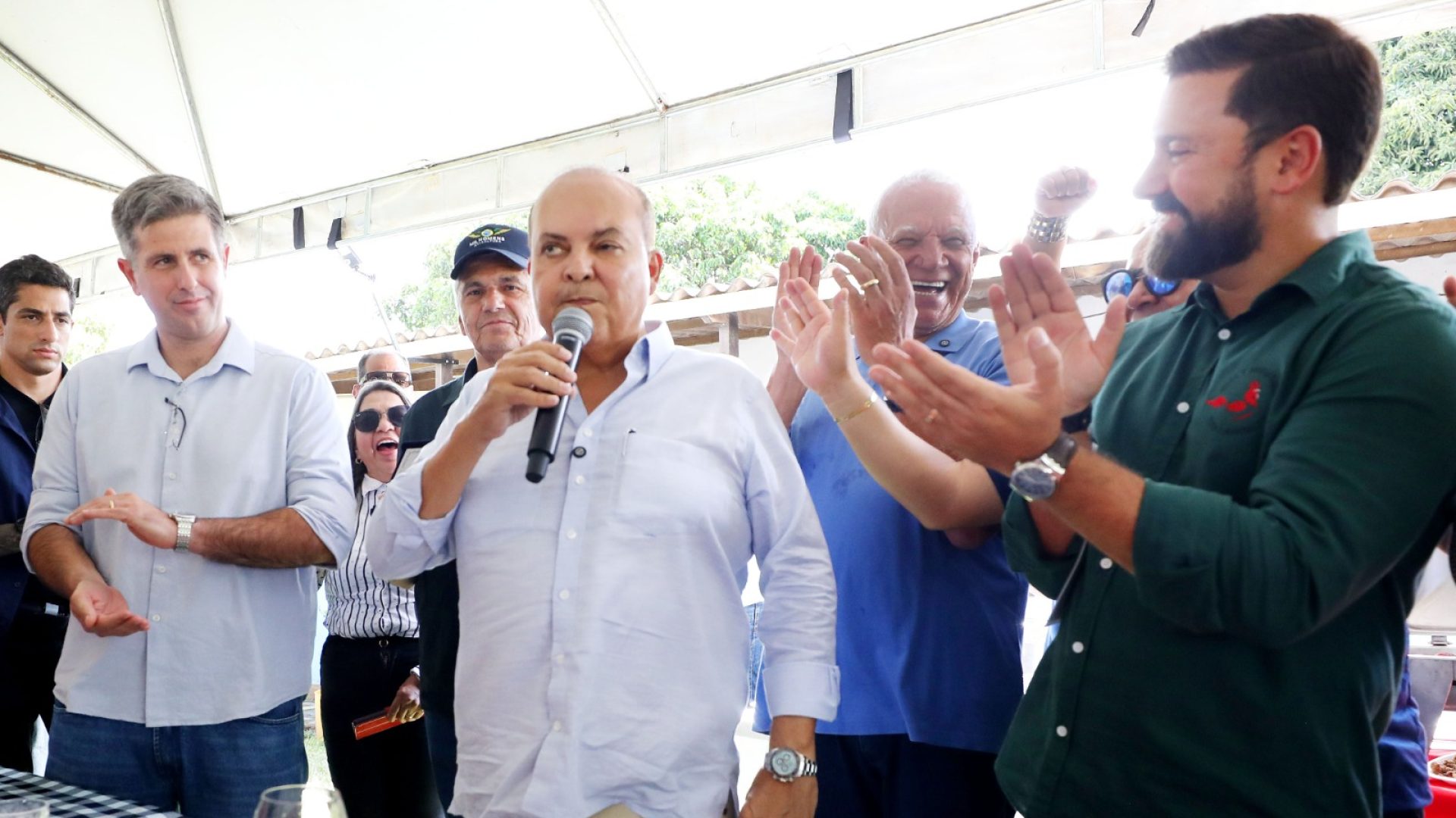 Governo do DF recebe homenagem por avanços na avicultura