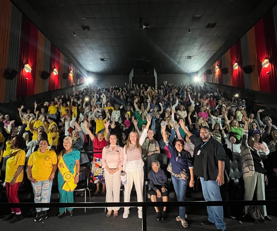 Projeto Realize com Pipoca leva 300 mulheres ao cinema no DF