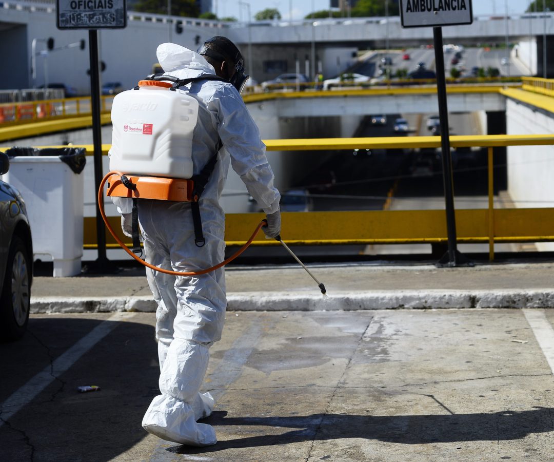Rodoviária e estações de metrô recebem aplicação de inseticidas neste sábado (29)