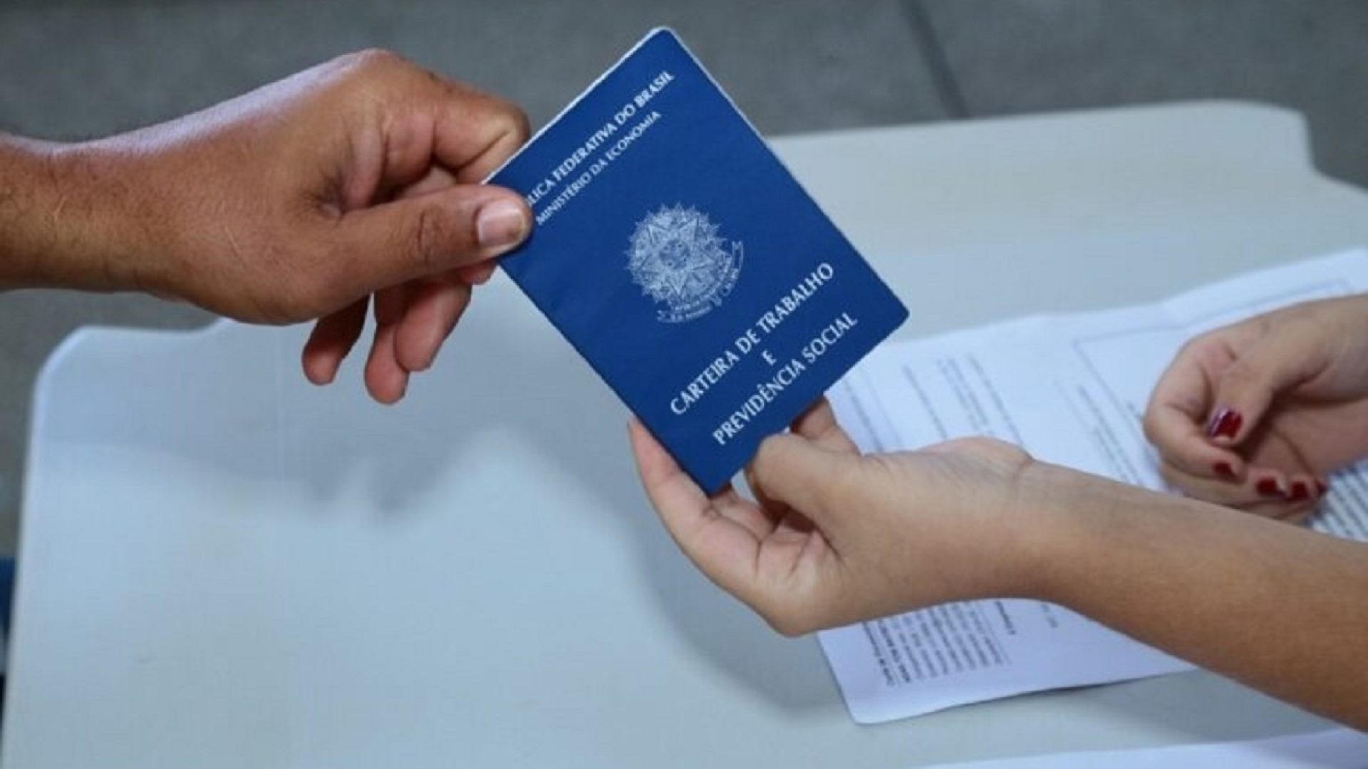 Agências do trabalhador têm vagas com salários de mais de R$ 5 mil nesta segunda (19)