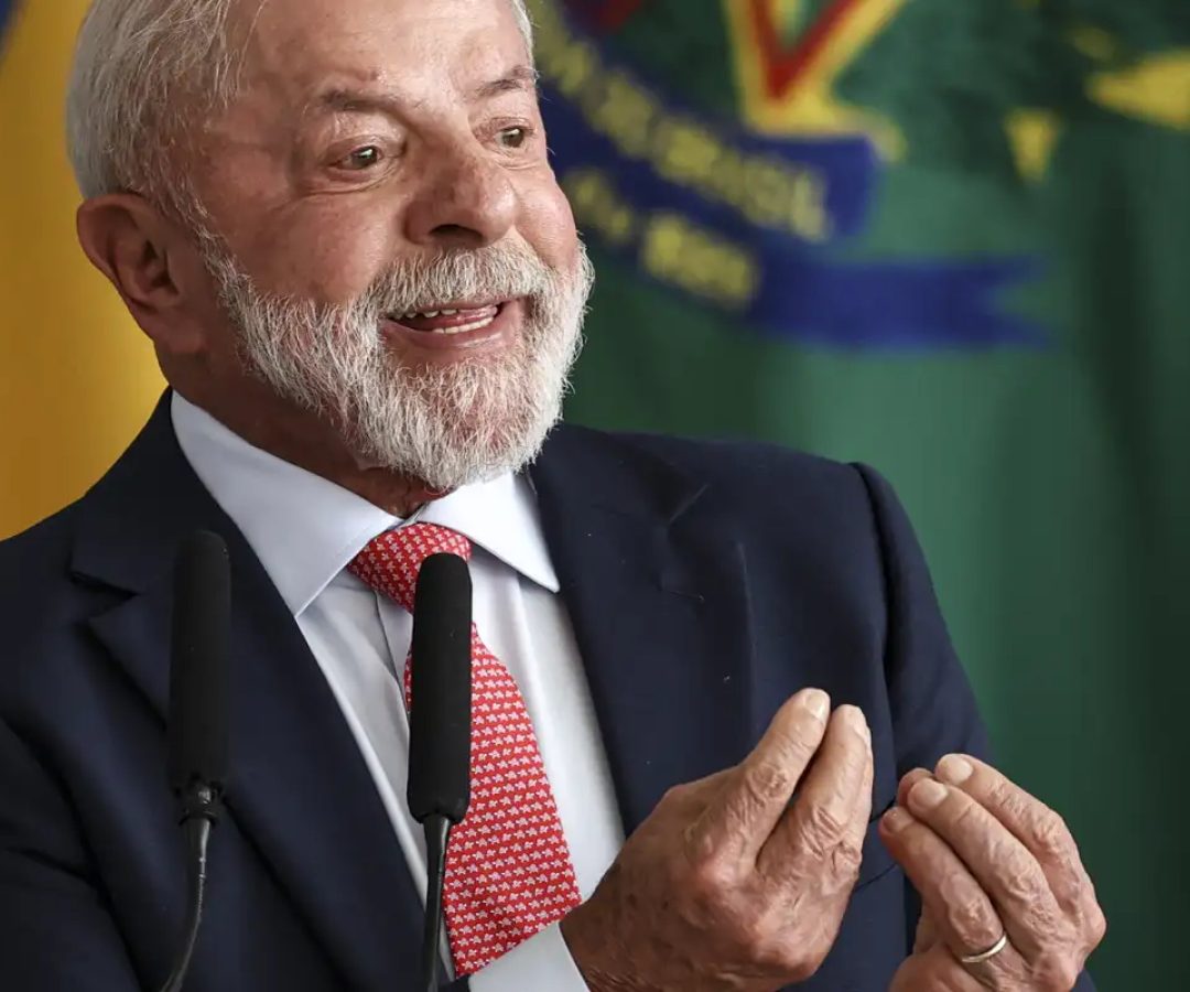 Lula: democracia é obra em construção e deve ser zelada e defendida