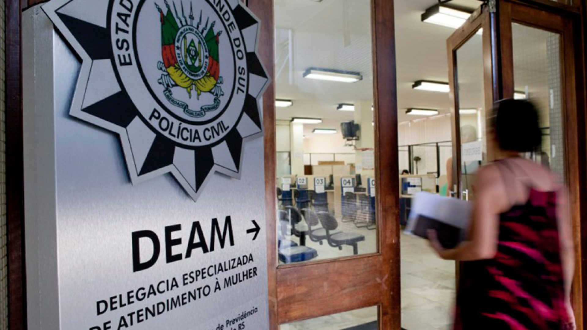 Matar filho ou pessoa próxima para atingir a mãe se torna crime hediondo — Senado Notícias