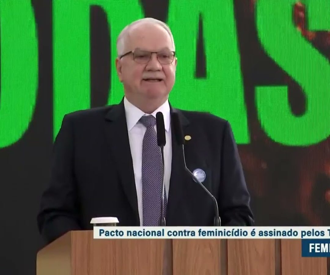 Pacto contra o feminicídio é assinado por representantes dos três Poderes — Senado Notícias