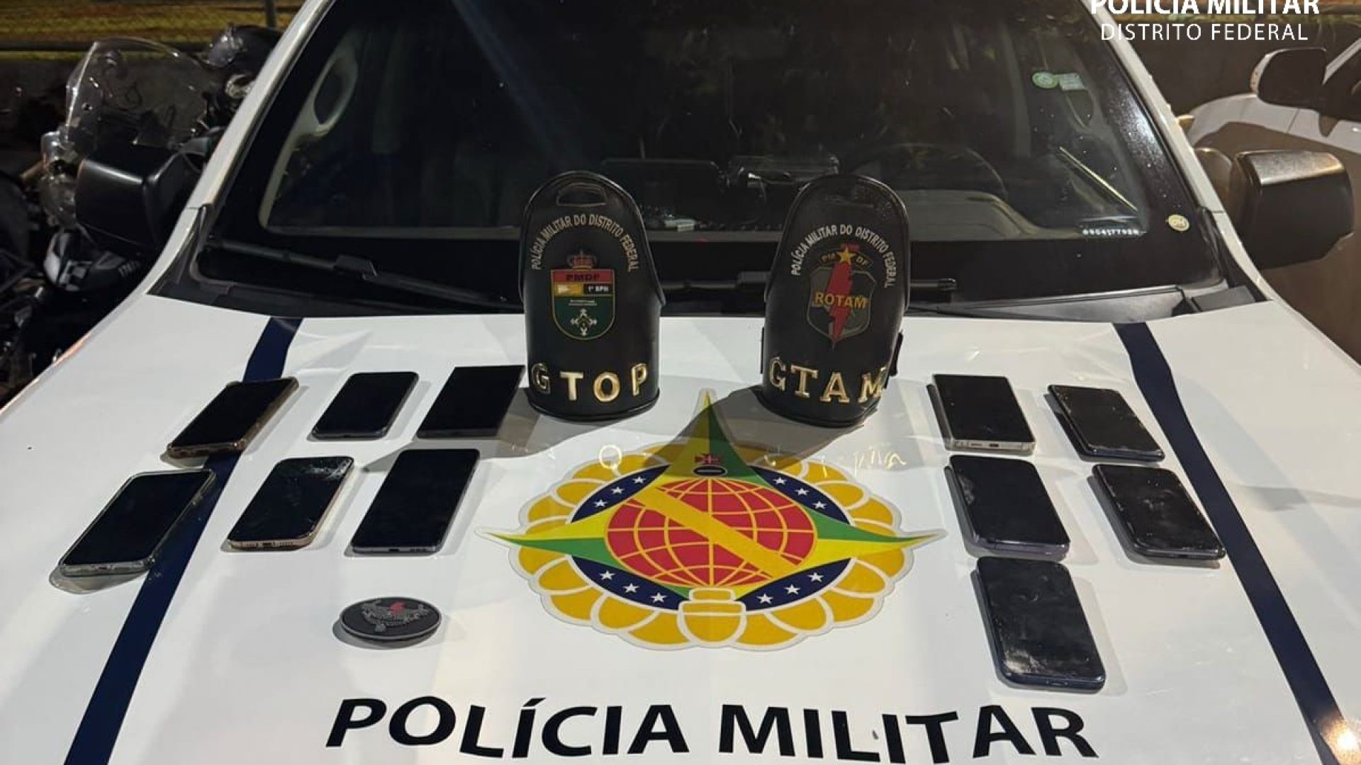 Pai, mãe e filho são presos com 12 celulares furtados durante Carnaval no Plano Piloto