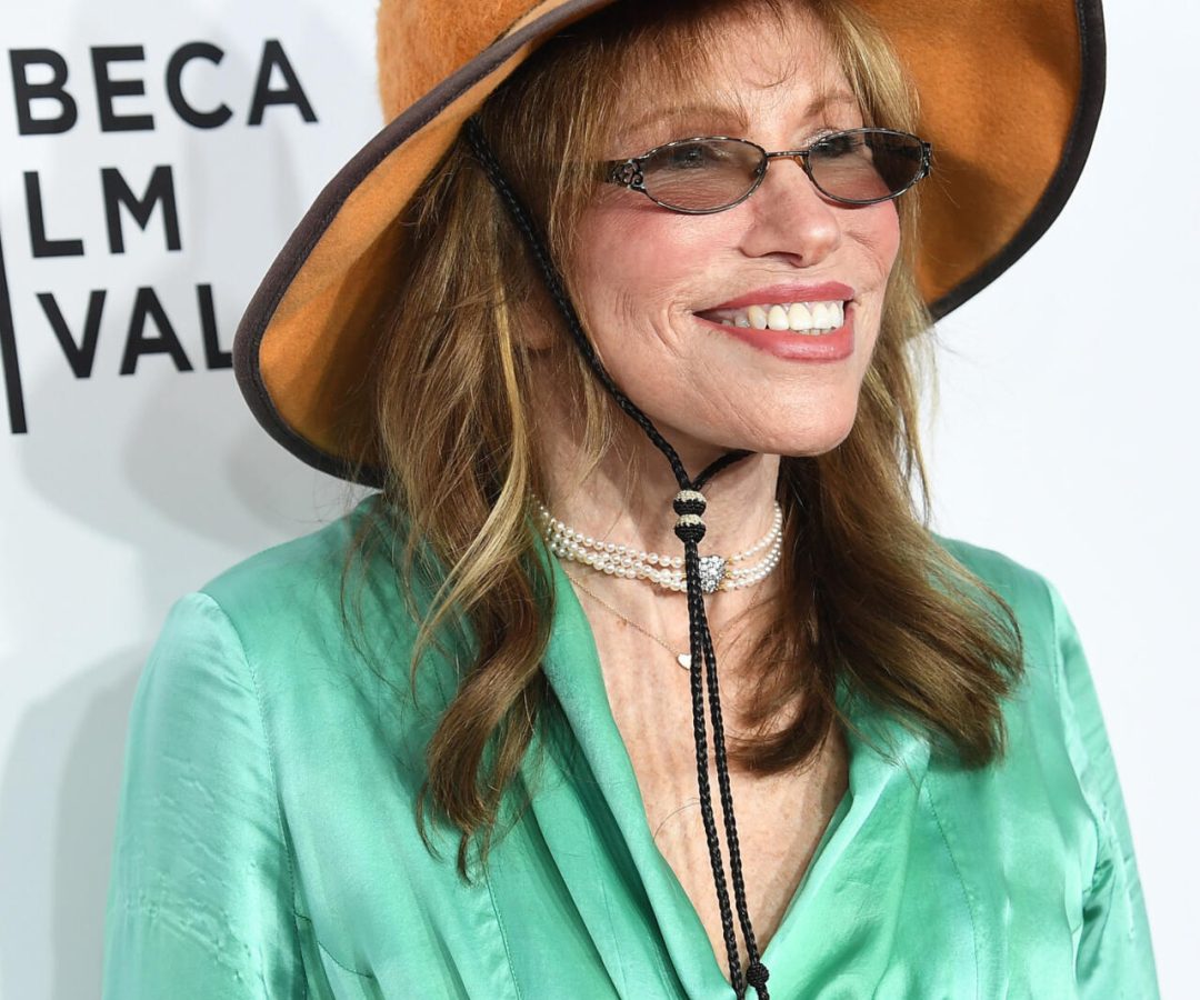 Cantora Carly Simon revela que sofre de Parkinson