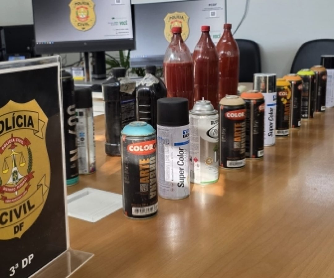 PCDF desarticula grupo responsável por pichações em prédios públicos e monumentos de Brasília
