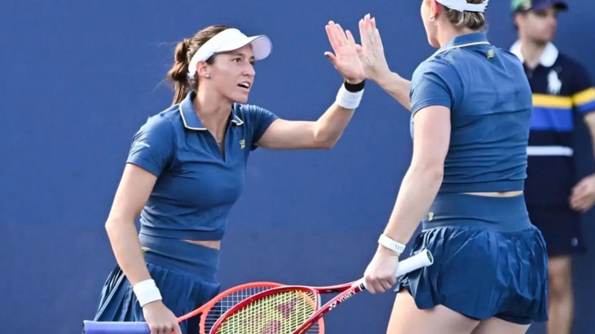 Luisa Stefani vai às quartas de final nas duplas femininas do US Open