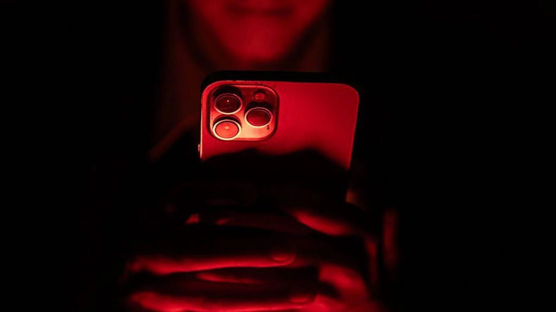 Influenciadores e políticos sugerem que os homens precisam reafirmar sua dominância, segundo uma das autoras do estudo -  (crédito: Getty Images)