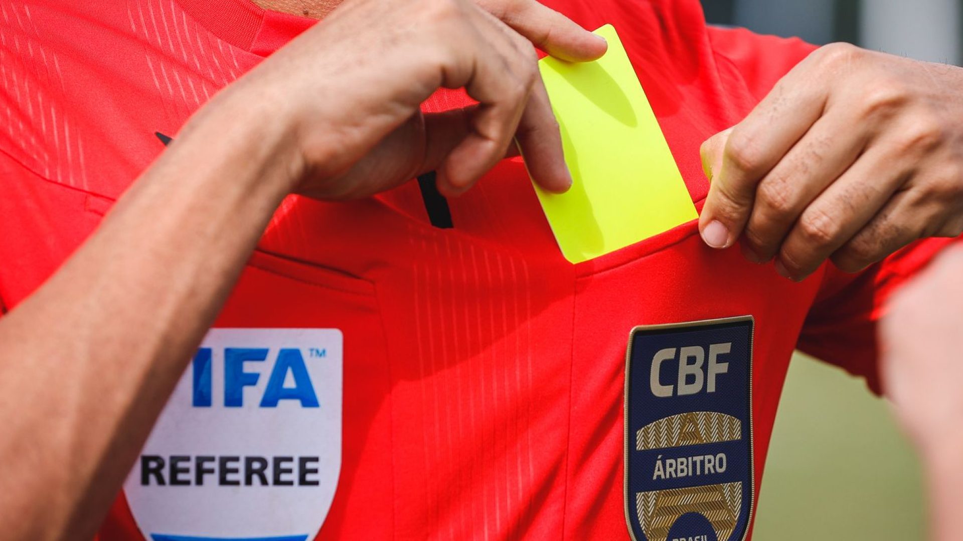 CBF anuncia programa de profissionalização de árbitros de futebol