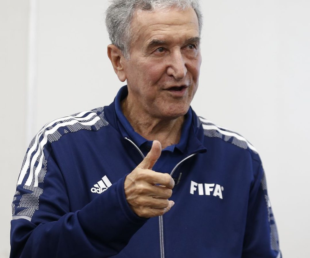 Técnico do tetra, Carlos Alberto Parreira é internado no Rio