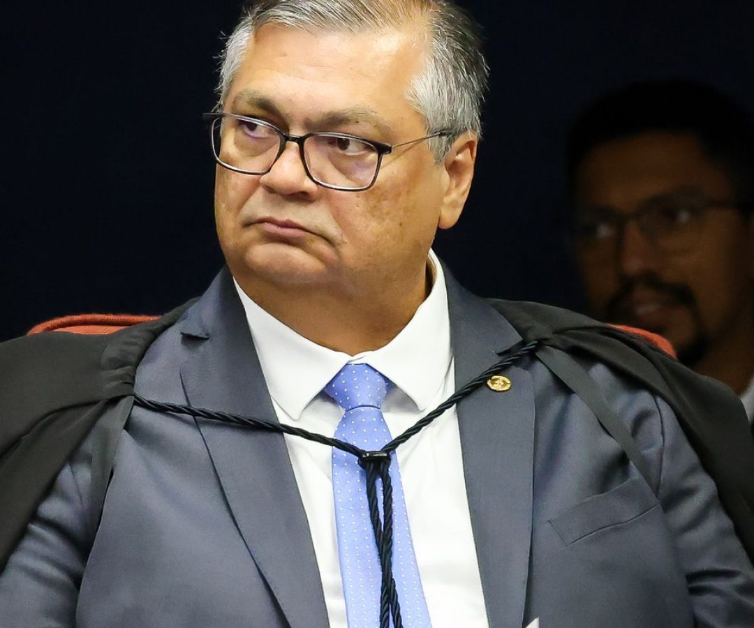 Dino proíbe saques em espécie de emendas parlamentares