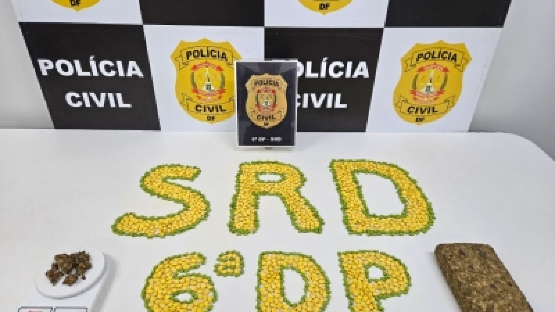 PCDF apreende dois mil comprimidos de ecstasy e prende quatro homens por tráfico