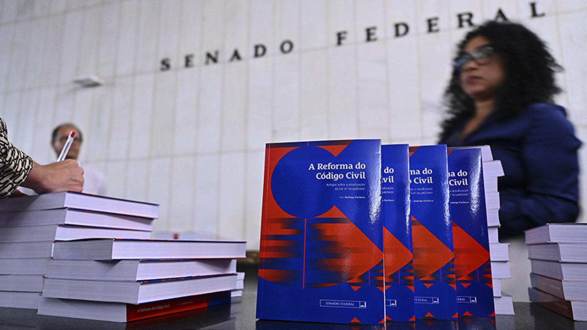entenda o que está em debate e fuja das fake news — Senado Notícias