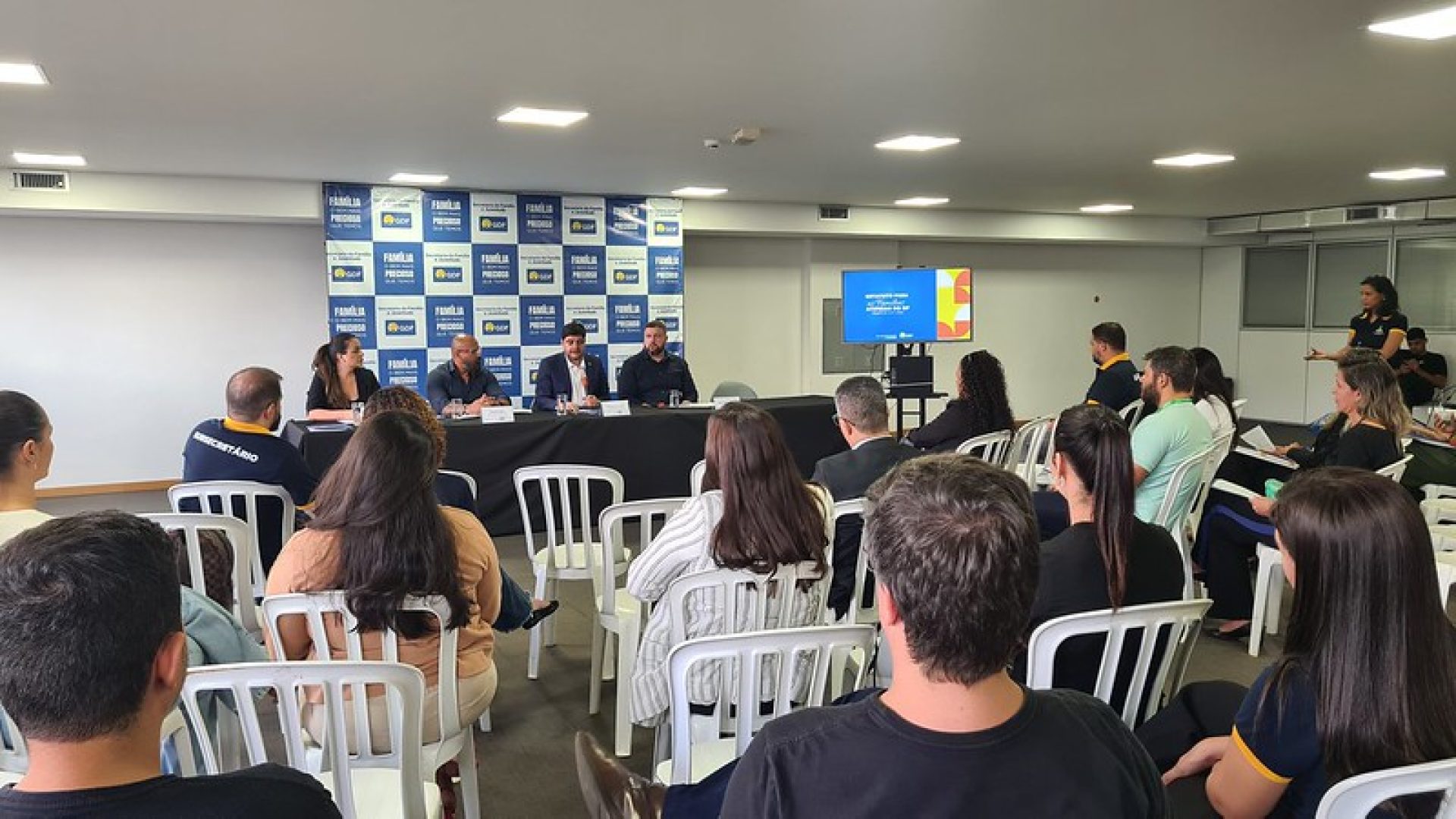 Consulta pública para criação do Estatuto da Família Atípica no DF termina em dezembro