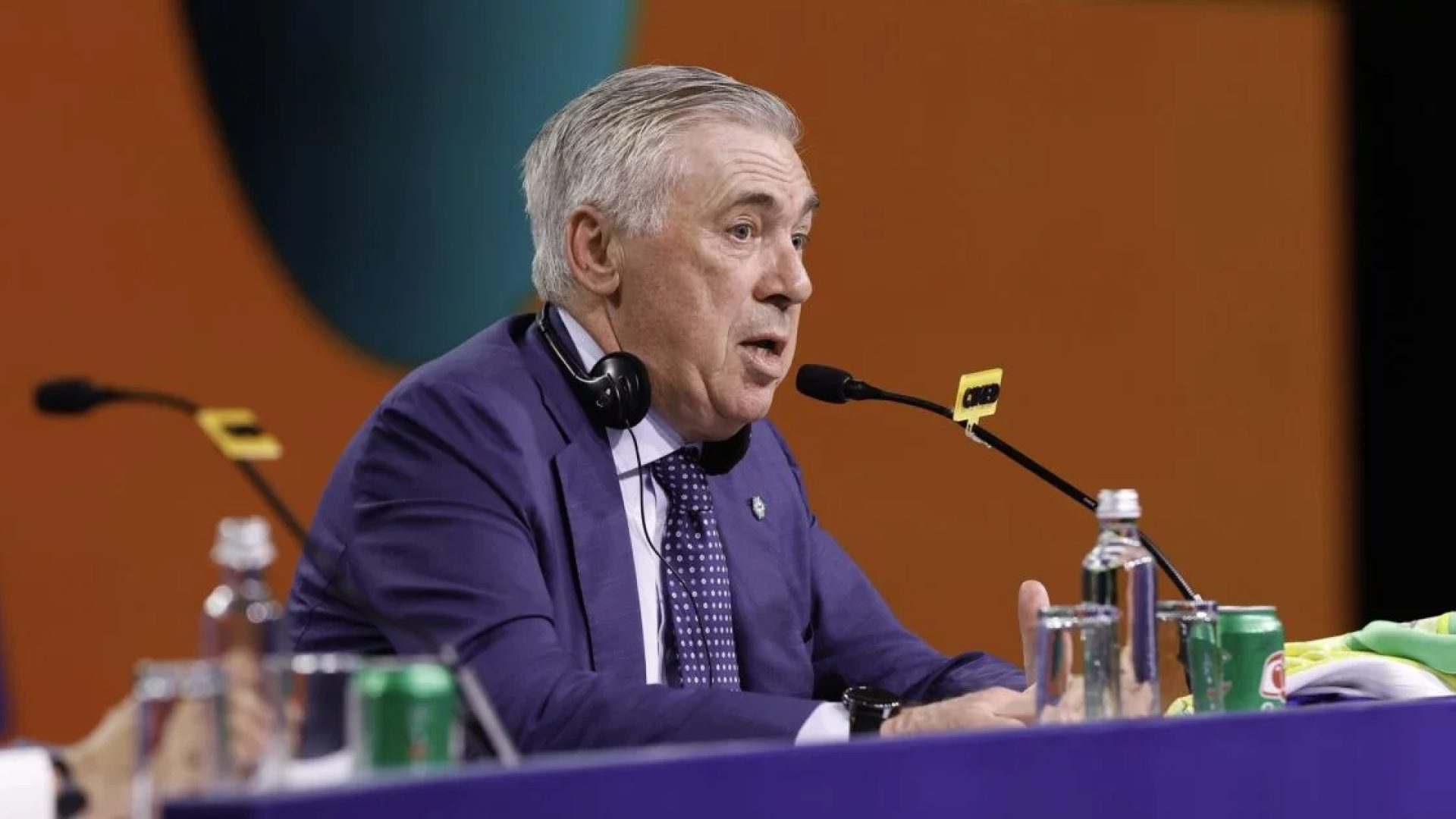 Ancelotti convoca Vitor Roque e banca Fabrício Bruno na seleção; veja a lista