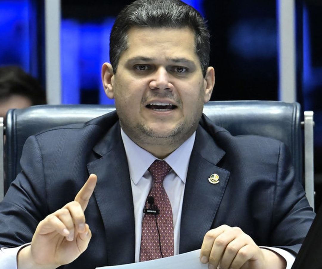 Senado adia votação de lei que tira resposta a tarifaço do teto fiscal