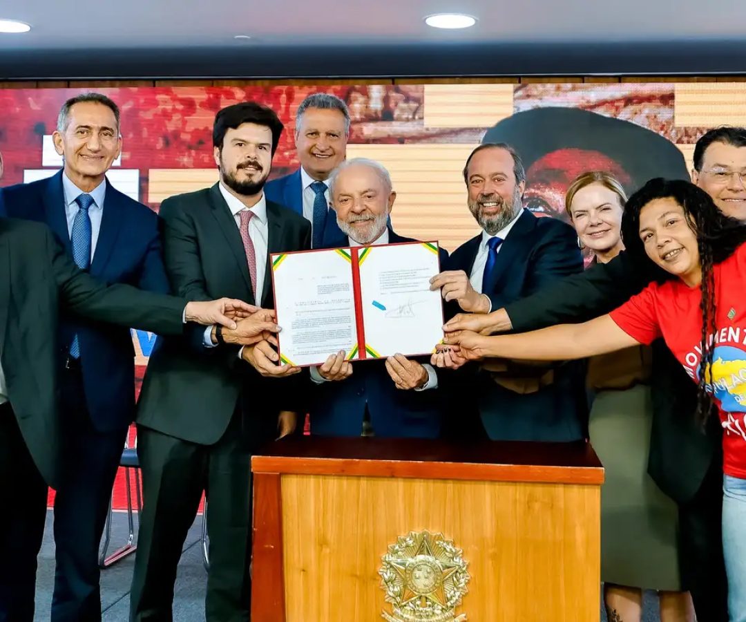 Lula sanciona gratuidade em conta de luz para famílias de baixa renda