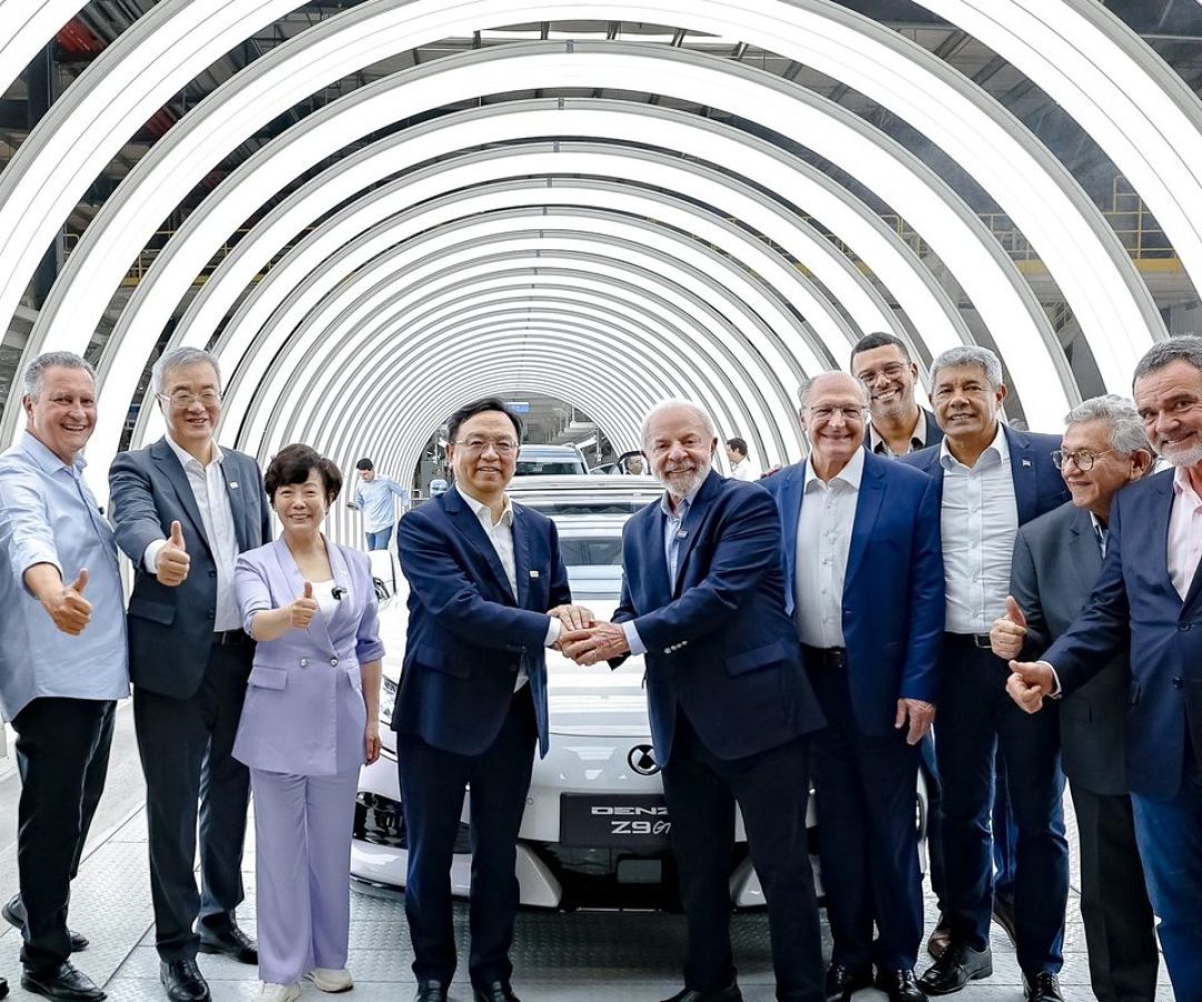Nova fábrica de carros elétricos mostra confiança no Brasil, diz Lula