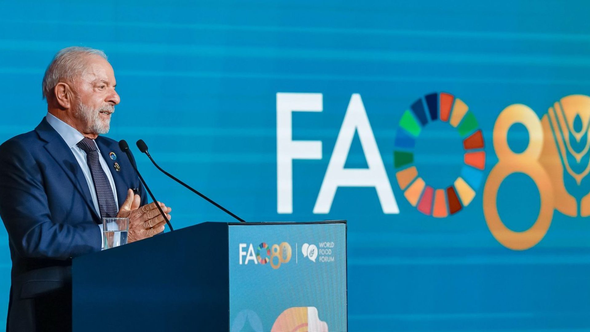 Fome é irmã da guerra e inimiga da democracia, diz Lula