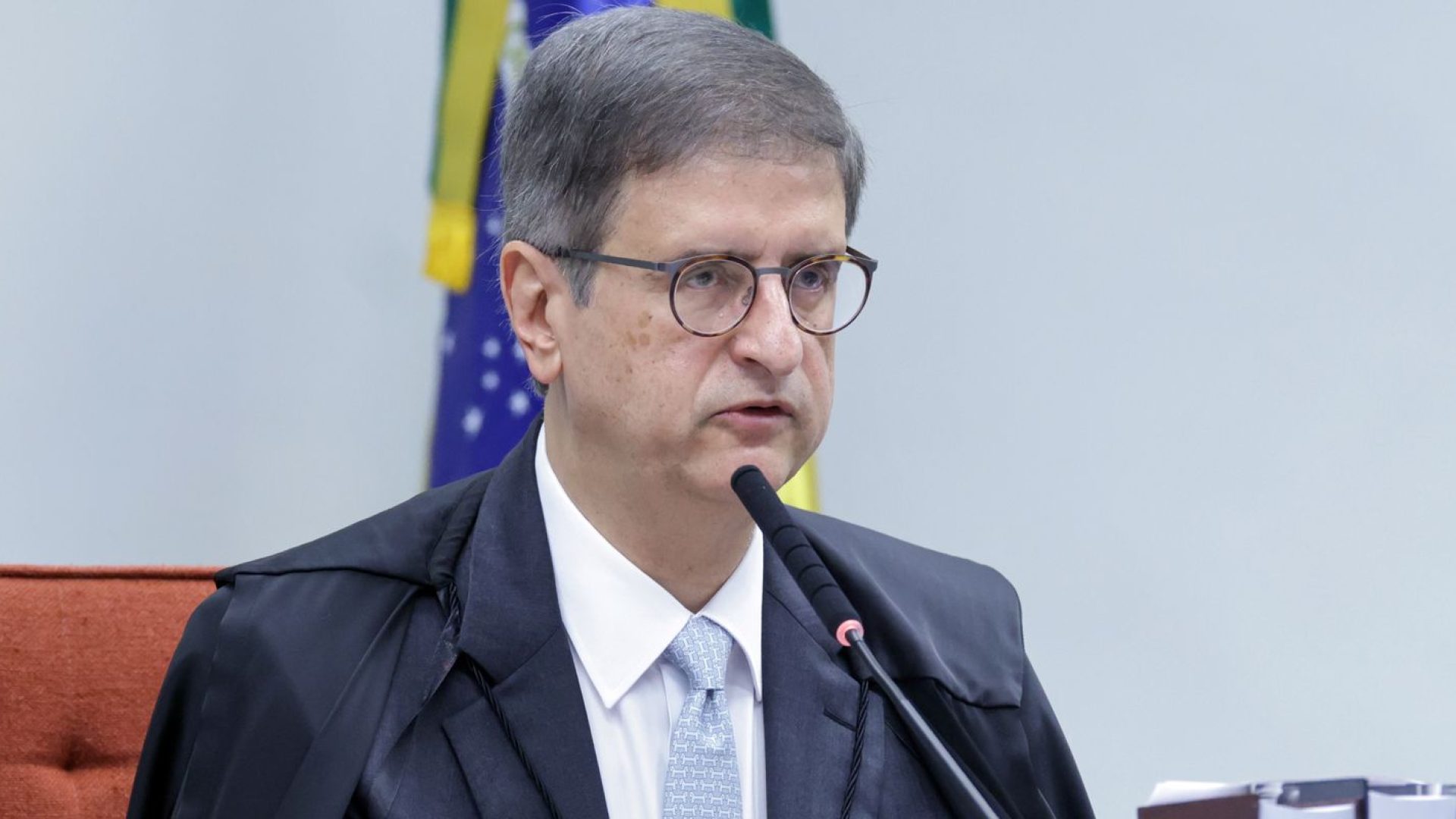 PGR apresenta parecer contrário à prisão domiciliar para Bolsonaro