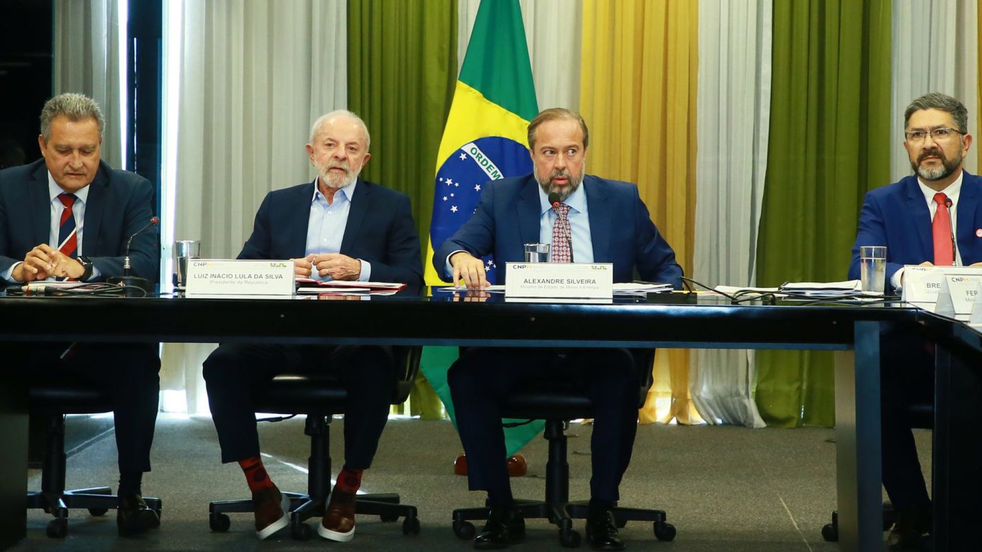 Lula instala conselho para tratar de minerais críticos e terras raras