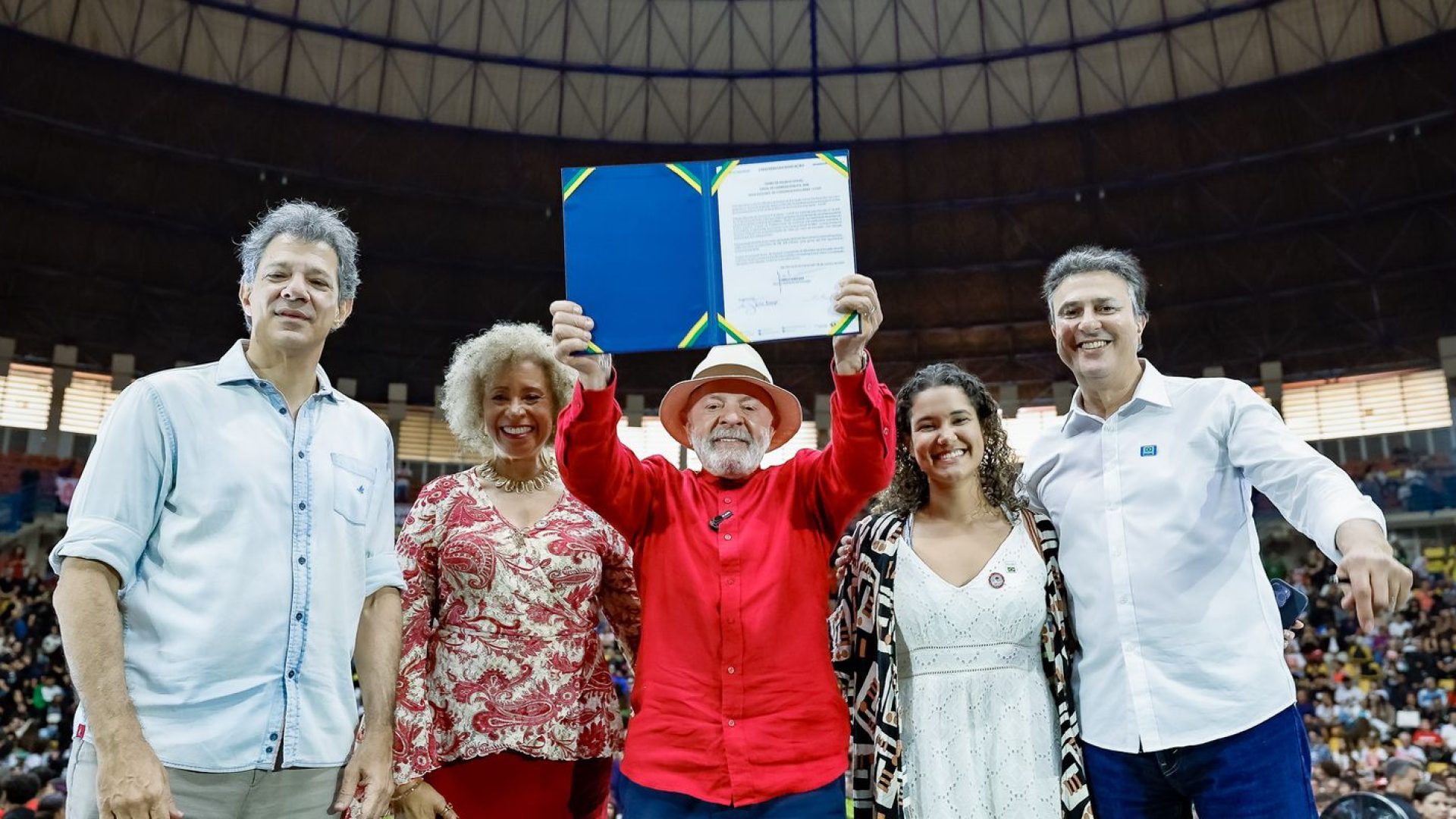 Governo anuncia edital para investir R$ 108 mi em cursinhos populares