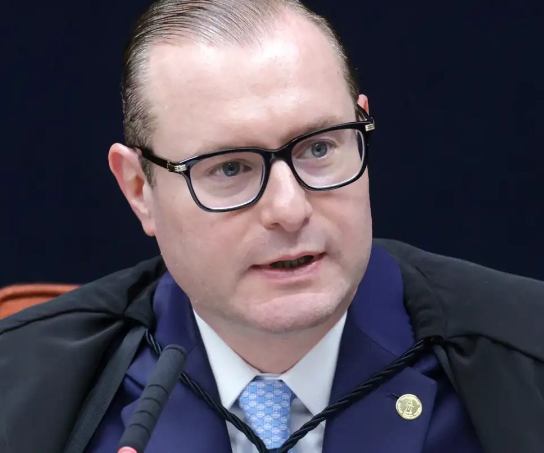 Zanin, do STF, suspende eleição indireta para governo do Rio