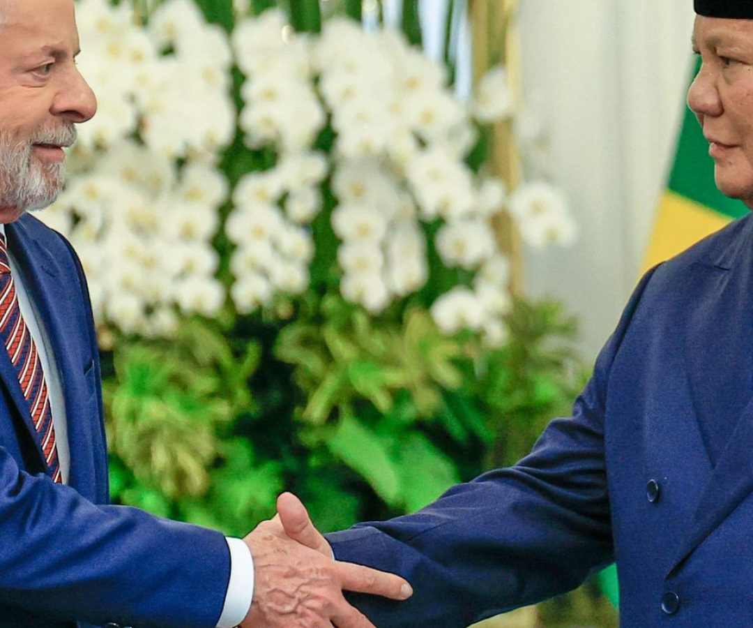Brasil e Indonésia firmam acordos; Lula confirma candidatura em 2026