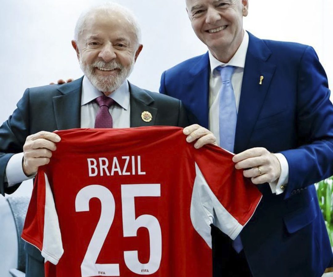 Lula convida presidente da Fifa para conhecer Universidade do Esporte