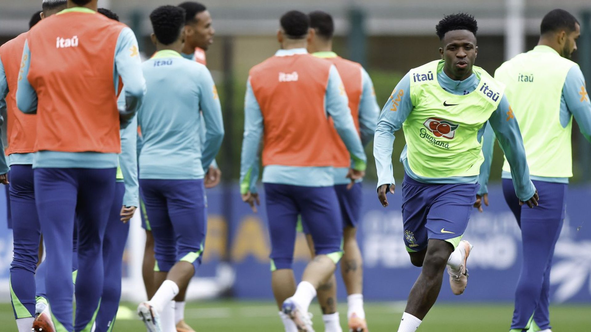 Vinicius Júnior diz que seleção evolui sob comando de Carlo Ancelotti