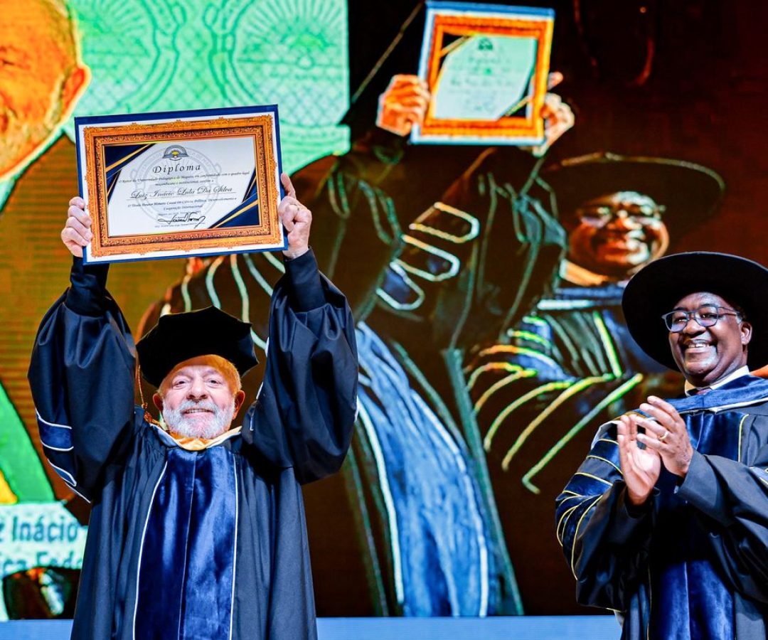 Lula recebe título de doutor honoris causa em Moçambique