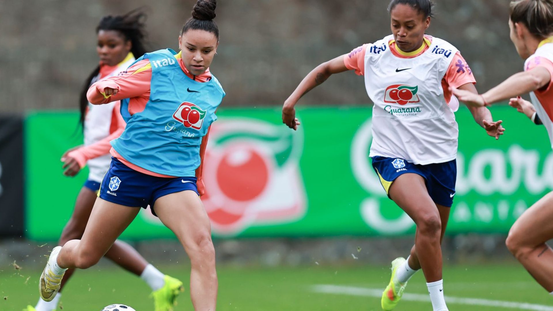 Seleção feminina inicia preparação para amistosos na Europa