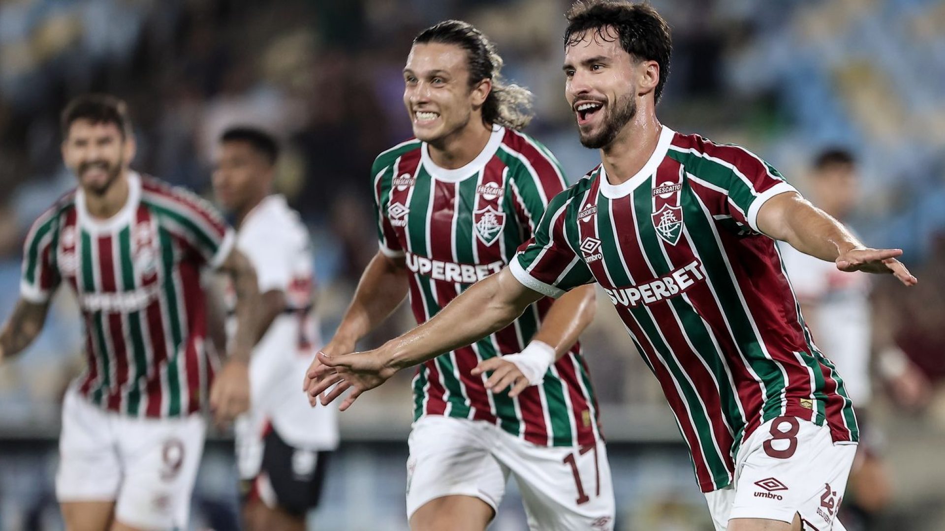 Fluminense goleia São Paulo e confirma presença na Copa Libertadores
