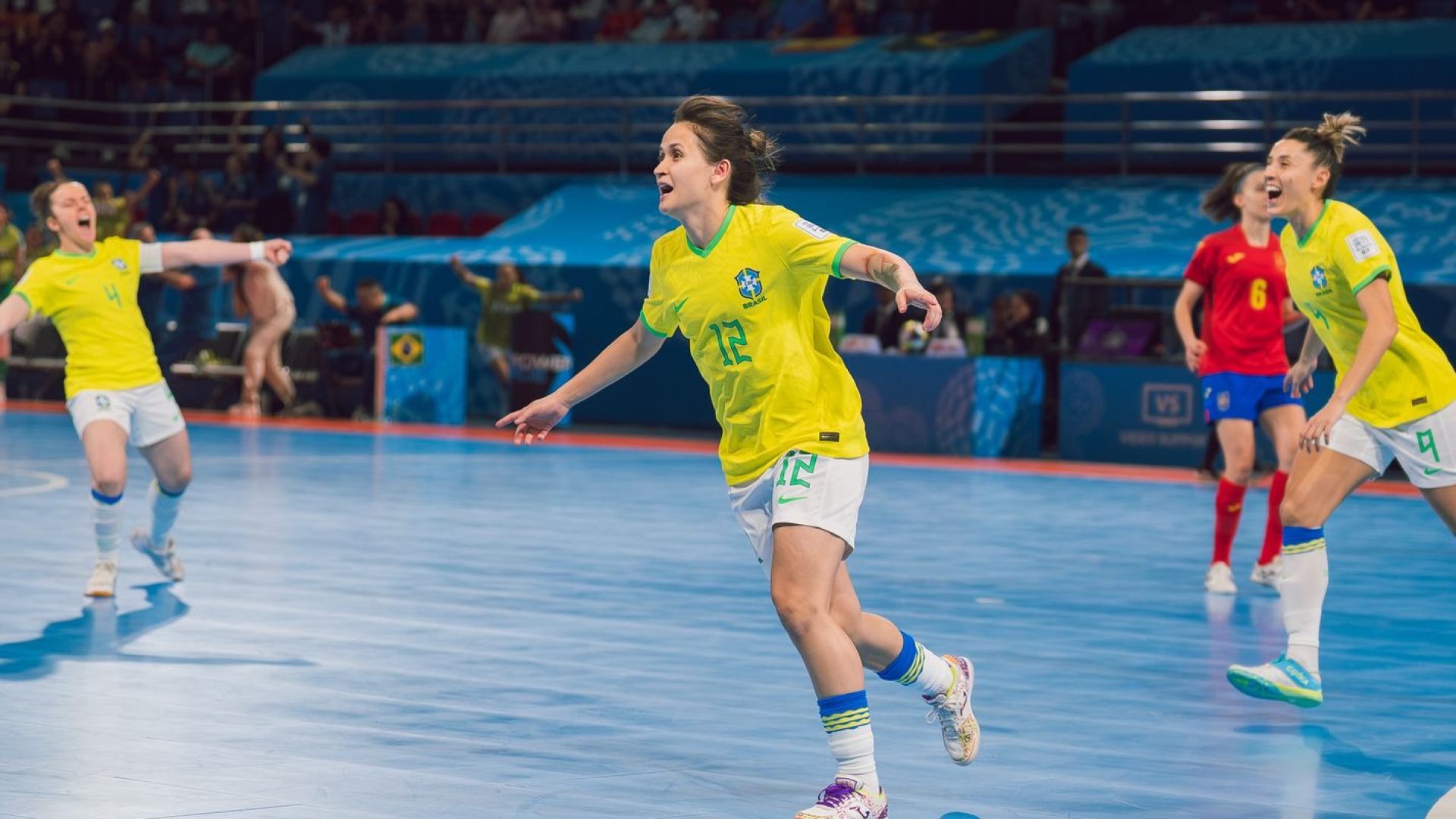 Copa do Mundo de futsal: Brasil supera Espanha e se garante na final